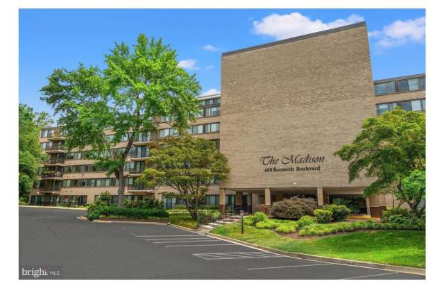 600 ROOSEVELT Boulevard Gallery 1