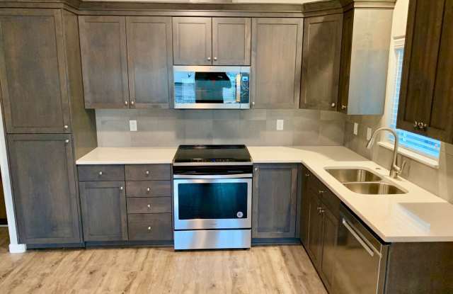 3bed 2.5 bath close to river Gallery 4
