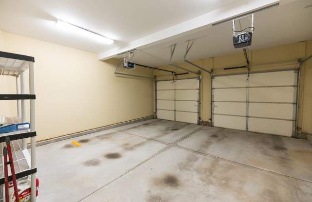 Spacious 3BR Jamestown Townhome – Furnished or Unfurnished with Flexible Lease Options Gallery 4