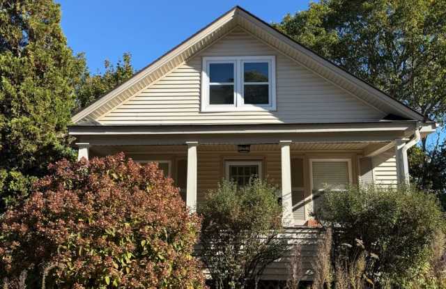 Sunny Bungalow in Willard Square photos photos
