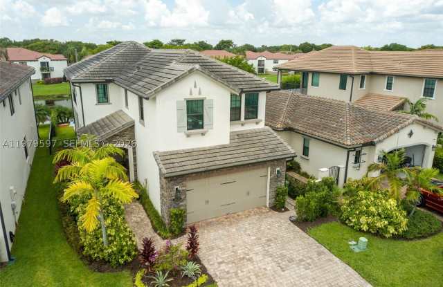 11826 SW 13th Ct Gallery 4