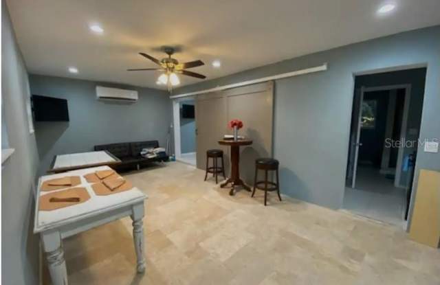 508 ULELAH AVENUE Gallery 2