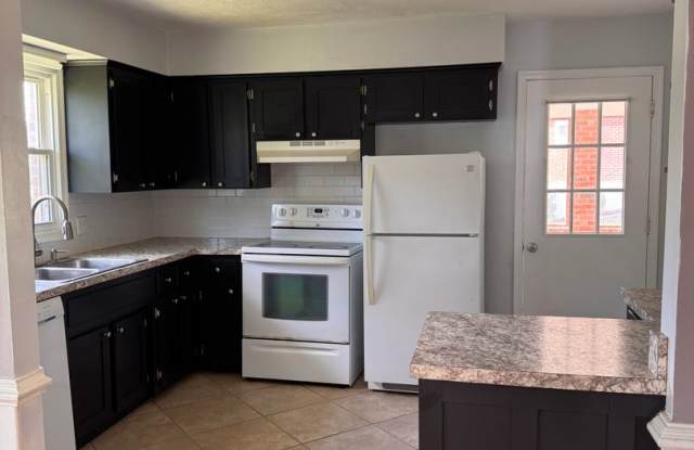 3 Bedroom || 3 Bathroom Home with Finished Basement Gallery 4