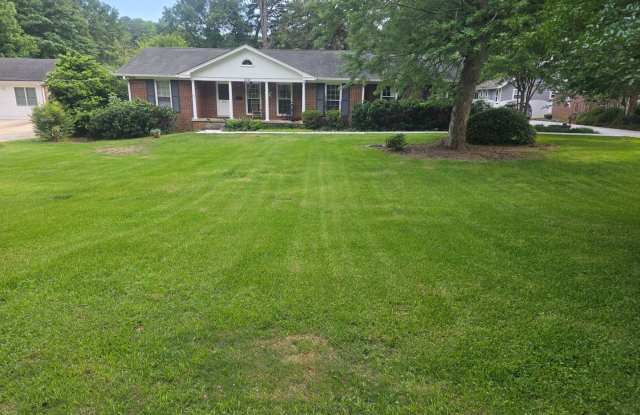 Charming 3BR House in Avondale Estates Gallery 1