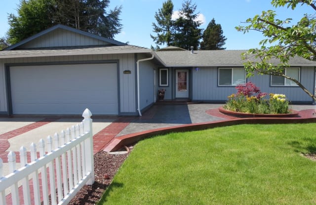 31403 31st Ave SW - 31403 31st Avenue Southwest, Federal Way, WA 98023