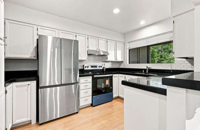 Beautiful Spacious 2-bedroom 2-Bath Townhome in Pleasant Hill! photos photos