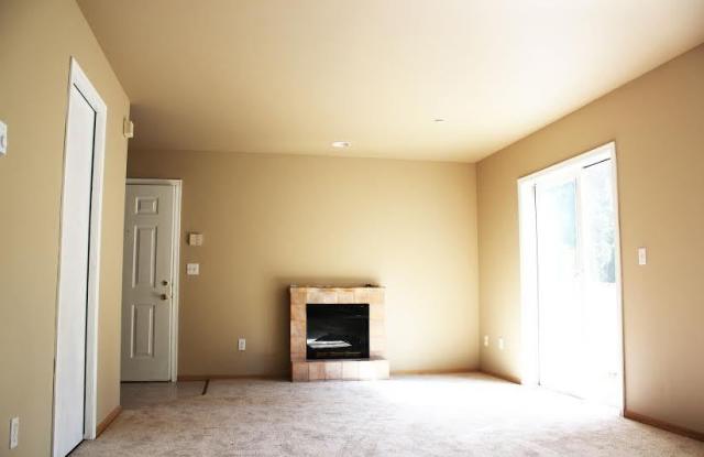 NOW RENTED-OFF MARKET-Silver Lake Townhome with Garage! Pet OK! - 1730 121st Street Southeast, Everett, WA 98208