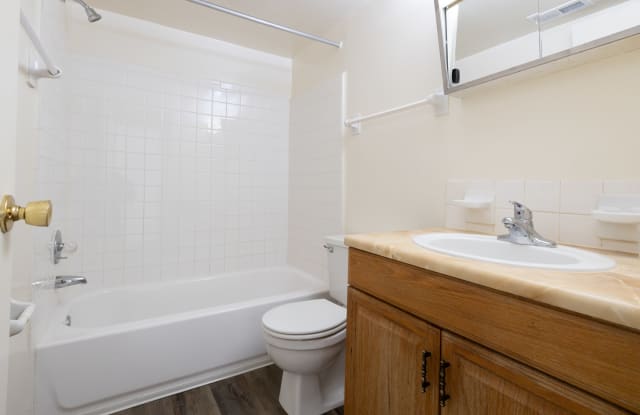 Woodlake Apartments of Indianapolis Gallery 4