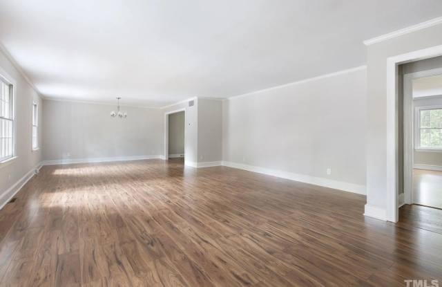 Room in 5 Bedroom House at 4600 Joyner Pl Gallery 3