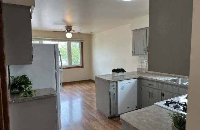 6857 N Overhill Avenue Gallery 3