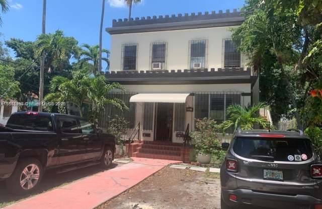 371 NW 3rd St photos photos