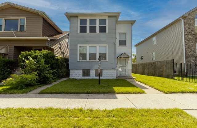 12005 S La Salle Street unit: 2 photos photos