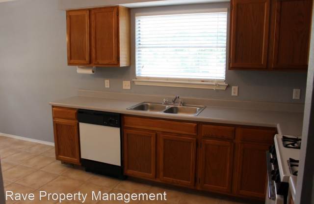 1206 Garden Path Drive Gallery 4