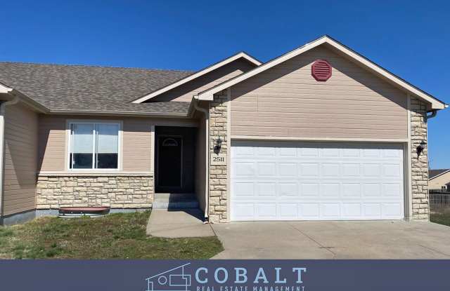 Feel Right at Home – Spacious 4 Bed / 3 Bath Duplex on Manhattan’s East Side - 2511 Butterfield Court, Manhattan, KS 66502