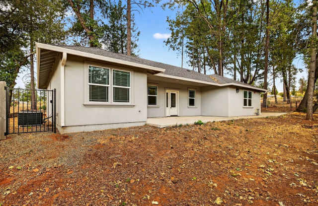 3-bedroom, 2-bathroom home nestled in the peaceful setting of Upper Paradise photos photos
