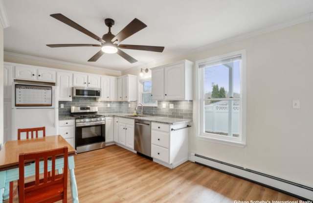 93 Foster St. photos photos