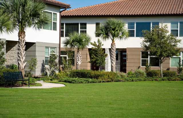 Stunning MOVE-IN READY TOWNHOME in. Exquisite 3 bedrooms, 2.5 bathrooms and 2 car garage in the exceptional gated community of Eagle Creek photos photos