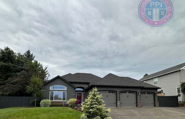 Gorgeous Single Level Home in Sought After Sunnyside Neighborhood! Awesome Back With Yard Hot Tub - 13651 Southeast 129th Avenue, Clackamas County, OR 97015