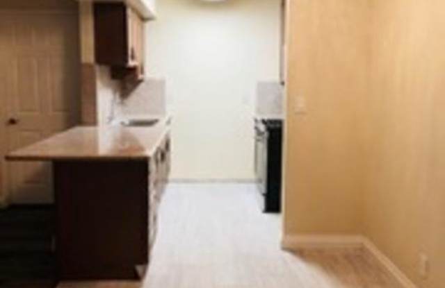 1726 WINONA Gallery 2