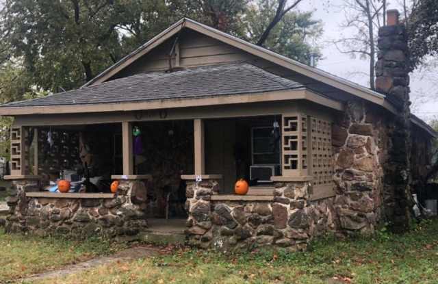 3 Bedroom | 1 Bathroom Home | PET FRIENDLY photos photos