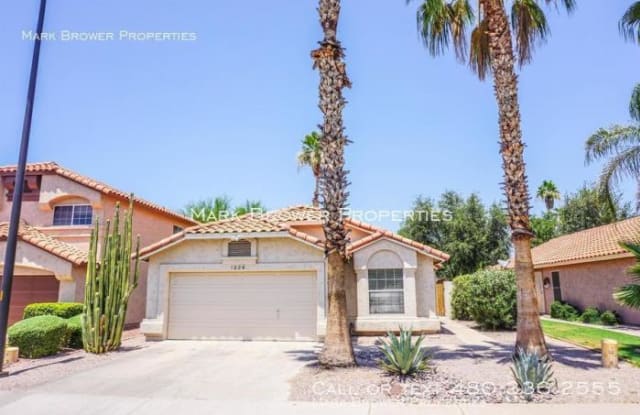 1026 W Redondo Dr - 1026 West Redondo Drive, Gilbert, AZ 85233