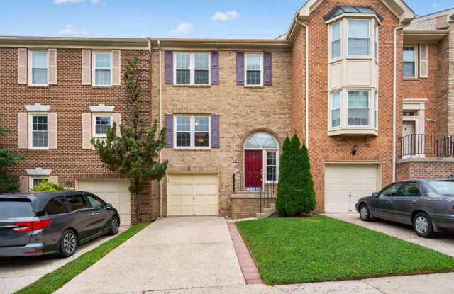 7427 Salford Court - 7427 Salford Court, Kingstowne, VA 22315