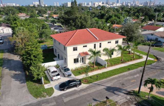 785 Sw 7th Ave photos photos