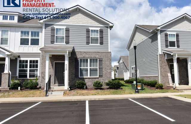 Beautiful 3 bedroom end unit townhome! Easy access to 1-24 and 840! photos photos