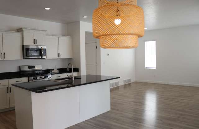 348 E Willowstone Ln Gallery 3