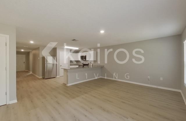 8833 North Vienna Drive Gallery 4