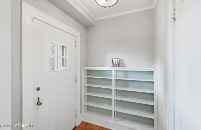 3957 BOONE PARK Avenue Gallery 2