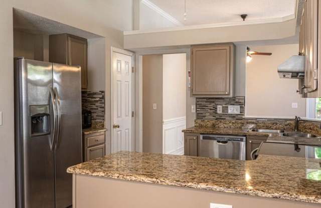 4205 Wesley Court Gallery 2