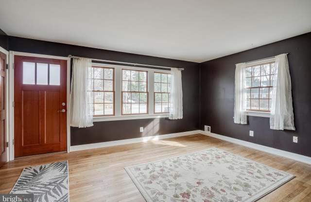 4107 BYRD Court Gallery 3