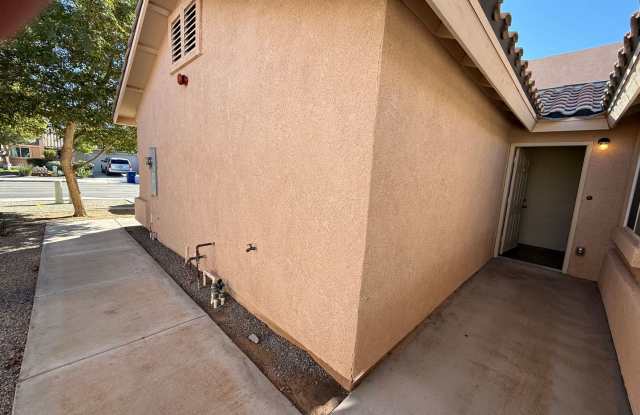 2 Bedroom 2 Bath Condo in Sunset Mountain Villas Gallery 4