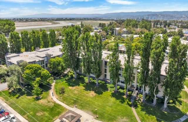 Premier Marina Point 2-Bedroom Condo with Private Deck Gallery 1