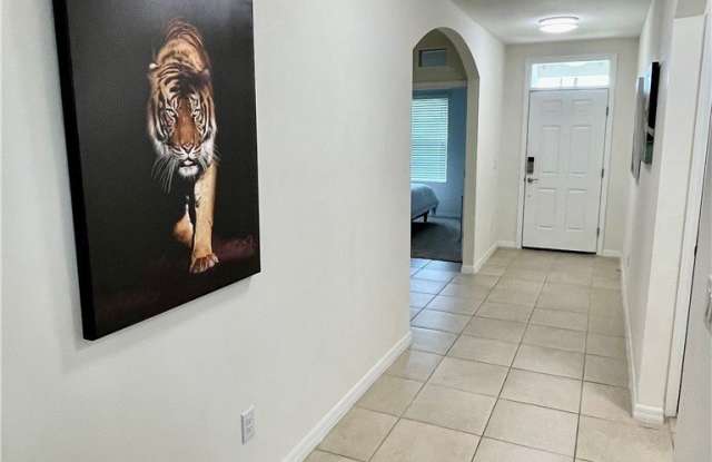 604 SW 26th Street Gallery 3