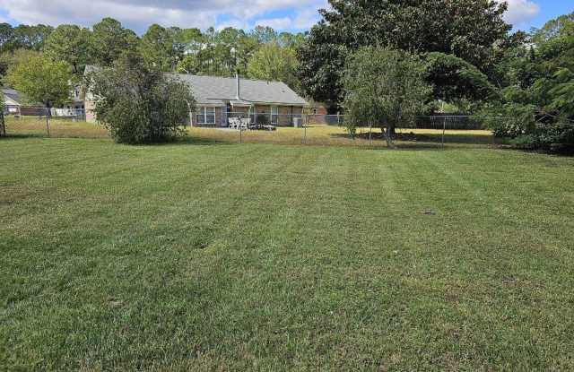 3 bed 2 bath/Fenced yard. Convenient to I-95, Richmond Hill schools, and shopping. Gallery 4