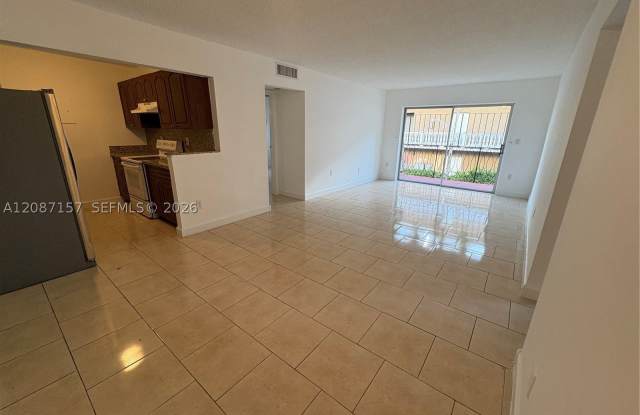 633 S Royal Poinciana Blvd Gallery 1
