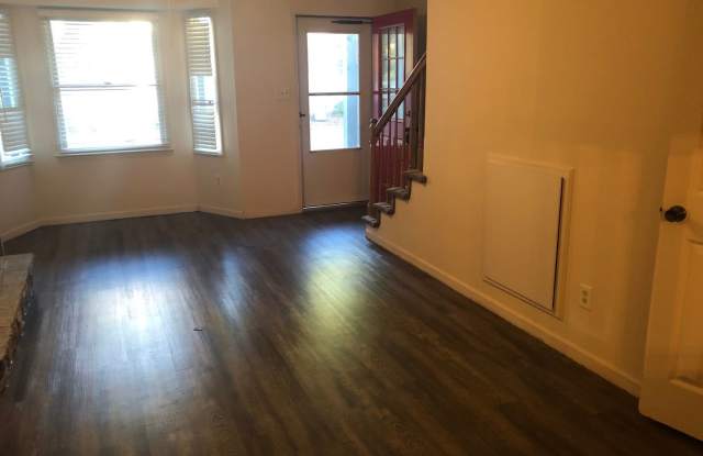 1208-D E. Franklin Boulevard Gallery 2