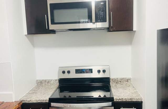 2 bed, 2 bath in LOSO. Gallery 3