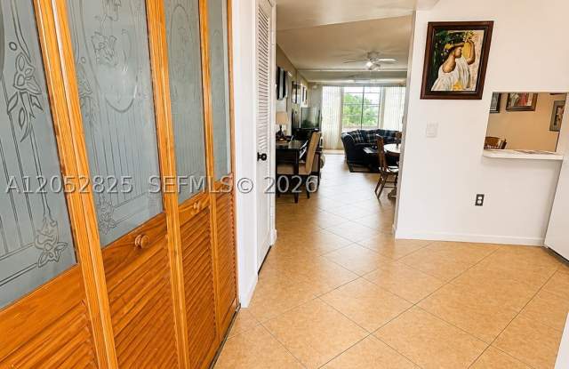8220 Sunrise Lakes Blvd Gallery 3