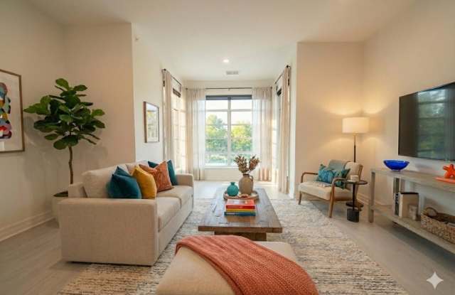 Walcot Apartments at 257 Elmwood Gallery 4