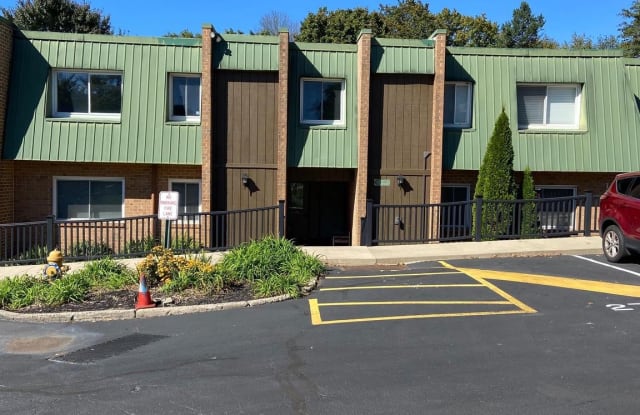 1104 MEADOWVIEW LANE - 1104 Meadowview Lane, Montgomery County, PA 19453