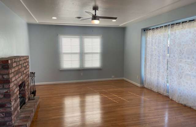 3 Bedroom, 1 Bathroom Single Family Home in Desirable area of Talmadge photos photos