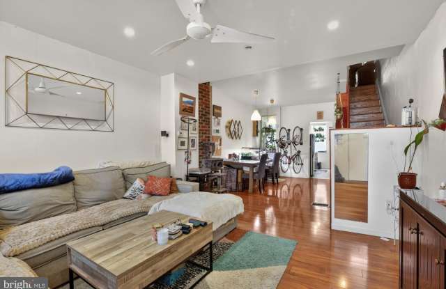 2443 AMBER Street photos photos