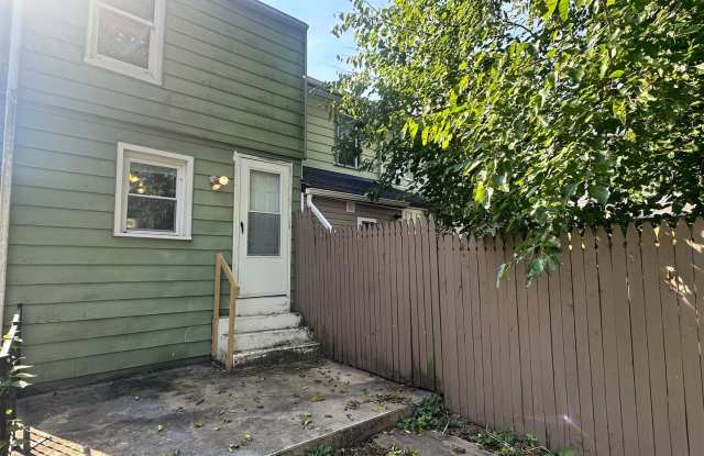 Charming 2-Bedroom Home with 1.5 Baths – Comfortable & Convenient Living Gallery 3