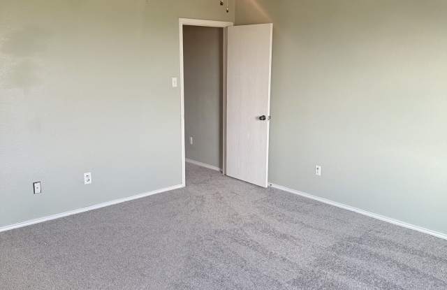 206 West Gemini Lane Gallery 2