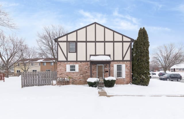 36461 Park Place Drive - 1Unit # 61 - 36461 Park Place Drive, Sterling Heights, MI 48310