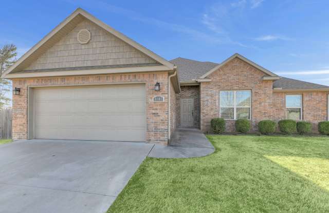 1101 Chattie Dr - 1101 Chattie Drive, Centerton, AR 72719