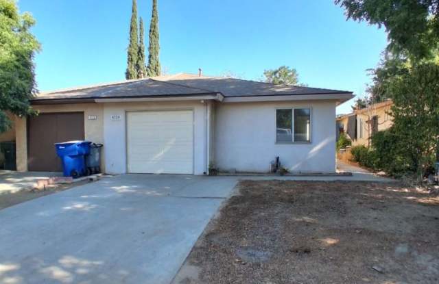 Comfortable 2-bedroom, 2-bath Home in Fresno, CA! photos photos Comfortable 2-bedroom, 2-bath Home in Fresno, CA! photos photos